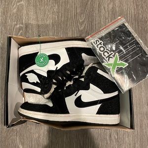 Air Jordan 1 Retro 
W size 8 
9/10 quality 
Retail price $418
StockX verified